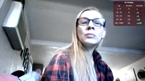 sexi69bigirl online show from 18, 2, 2026