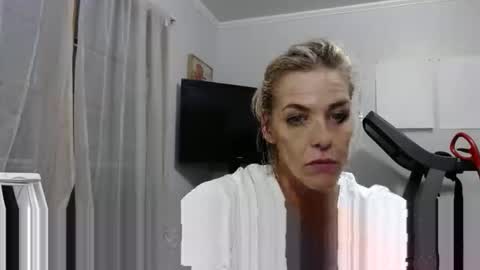 Snapshot of sexi_chrisly chatting on 16, 11, 2025 Sexi Chrisly online show from 16, 11, 2025