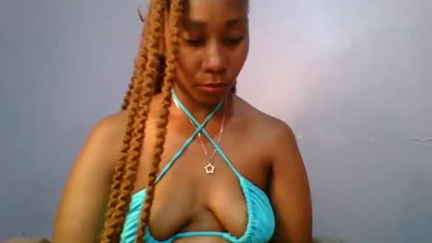 Snapshot of sexie_curvie chatting on 4, 2, 2025 Maggie online show from 4, 2, 2025