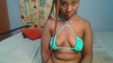 Snapshot of sexie_curvie chatting on 4, 2, 2025 Maggie online show from 4, 2, 2025