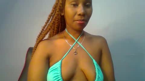 Snapshot of sexie_curvie chatting on 4, 2, 2025 Maggie online show from 4, 2, 2025