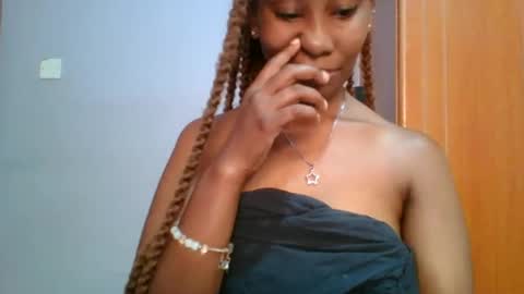 Snapshot of sexie_curvie chatting on 5, 2, 2025 Maggie online show from 5, 2, 2025