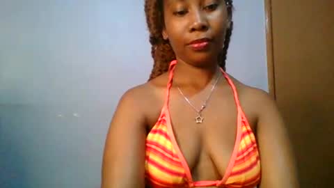 Snapshot of sexie_curvie chatting on 8, 2, 2025 Maggie online show from 8, 2, 2025