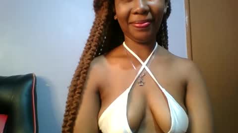 Snapshot of sexie_curvie chatting on 9, 2, 2025 Maggie online show from 9, 2, 2025