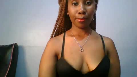 Snapshot of sexie_curvie chatting on 11, 2, 2025 Maggie online show from 11, 2, 2025