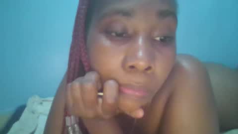 Snapshot of sexie_curvie chatting on 5, 3, 2025 Maggie online show from 5, 3, 2025