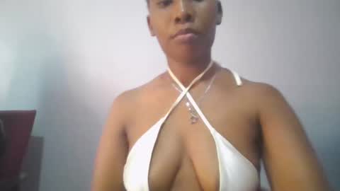 Snapshot of sexie_curvie chatting on 9, 3, 2025 Maggie online show from 9, 3, 2025