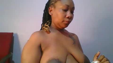 Snapshot of sexie_curvie chatting on 15, 9, 2025 Maggie online show from 15, 9, 2025