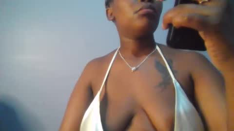 Snapshot of sexie_curvie chatting on 16, 9, 2025 Maggie online show from 16, 9, 2025