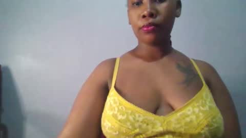 Snapshot of sexie_curvie chatting on 24, 9, 2025 Maggie online show from 24, 9, 2025