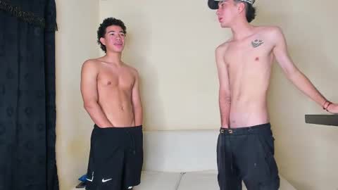 Snapshot of sexiest_girlscb chatting on 1, 10, 2025 Izzy19Yearsgirl with glasseDereck18yearsboy with glasse Alice 19years-Dany 19 years online show from 1, 10, 2025