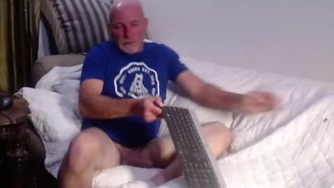 Snapshot of sexjunkie8 chatting on 4, 2, 2025 Sex Junkie online show from 4, 2, 2025