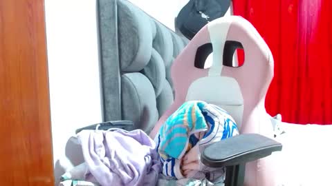 Snapshot of sexmilkdirty chatting on 18, 10, 2025 sexmilkdirty online show from 18, 10, 2025