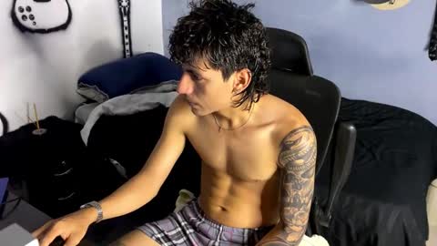 Snapshot of sexoyrock chatting on 17, 12, 2025 ROCKERO online show from 17, 12, 2025