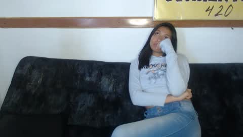 KhidaMilo online show from 21, 2, 2025