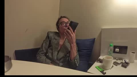 sextilyon online show from 19, 4, 2026