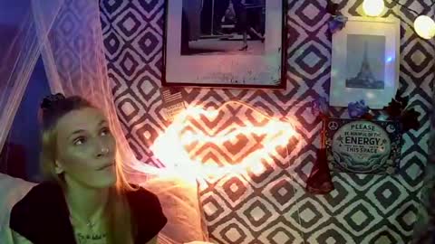 Leeah CloudZzz online show from 16, 10, 2025