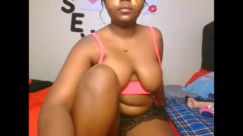 Snapshot of sexxy_bhaddie chatting on 7, 3, 2025 kisses online show from 7, 3, 2025