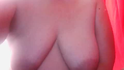 Snapshot of sexxyicee69 chatting on 2, 5, 2026 misslovely j online show from 2, 5, 2026