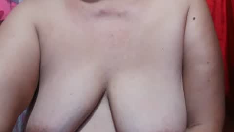 Snapshot of sexxyicee69 chatting on 19, 5, 2026 misslovely j online show from 19, 5, 2026