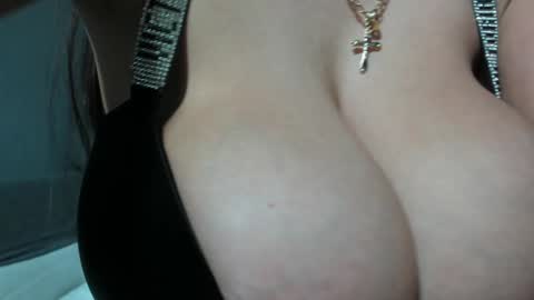 Snapshot of sexxymeriemm chatting on 25, 12, 2024 sexxymeriemm online show from 25, 12, 2024