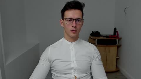 Snapshot of sexxymuscles4u chatting on 12, 12, 2024 Sexxymuscles4U online show from 12, 12, 2024