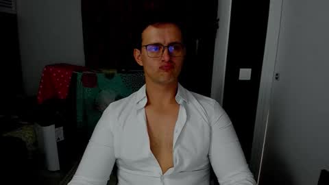 Snapshot of sexxymuscles4u chatting on 22, 10, 2025 Sexxymuscles4U online show from 22, 10, 2025