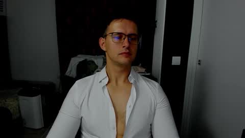 Snapshot of sexxymuscles4u chatting on 11, 11, 2025 Sexxymuscles4U online show from 11, 11, 2025