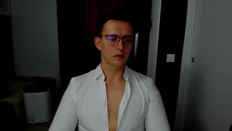 Snapshot of sexxymuscles4u chatting on 15, 11, 2025 Sexxymuscles4U online show from 15, 11, 2025