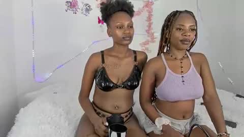 sexxypixie online show from 15, 4, 2026