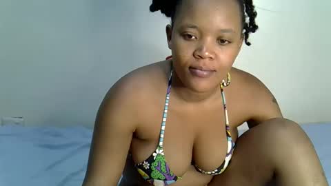 Snapshot of sexxythea_ chatting on 11, 10, 2025 sexxythea_ online show from 11, 10, 2025