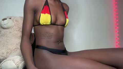 sexy_aluna online show from 13, 10, 2025