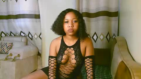 Snapshot of sexy_ariana_2 chatting on 20, 11, 2025 Ariana online show from 20, 11, 2025