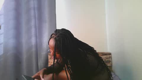 Snapshot of sexy_ariana_2 chatting on 15, 12, 2025 Ariana online show from 15, 12, 2025