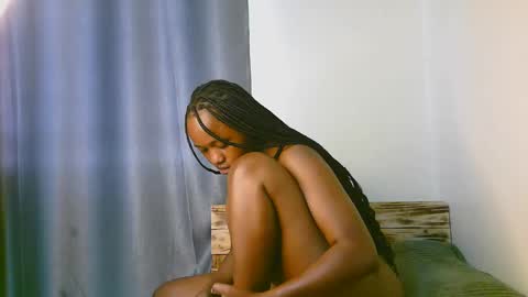 Snapshot of sexy_ariana_2 chatting on 16, 12, 2025 Ariana online show from 16, 12, 2025