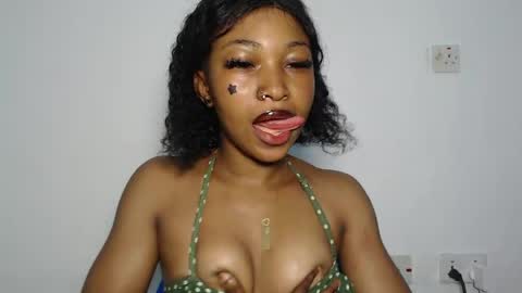 sexy_bluey247 online show from 4, 4, 2026