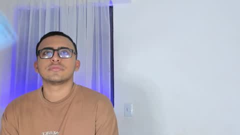 sexy_couple_xx1 online show from 23, 10, 2025