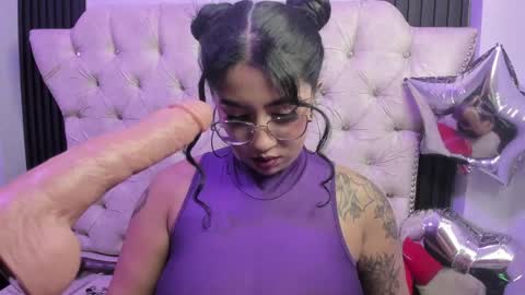 Snapshot of sexy_cristall chatting on 19, 4, 2026 C R I S T A L online show from 19, 4, 2026