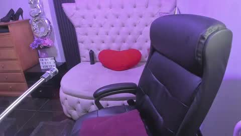 Snapshot of sexy_cristall chatting on 11, 5, 2026 C R I S T A L online show from 11, 5, 2026