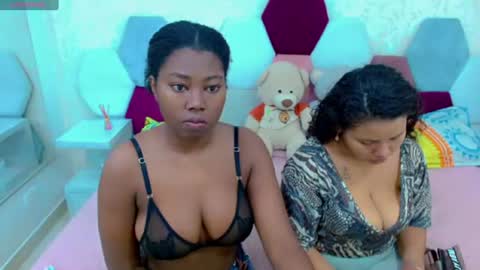 sexy_duo_girl online show from 14, 6, 2026