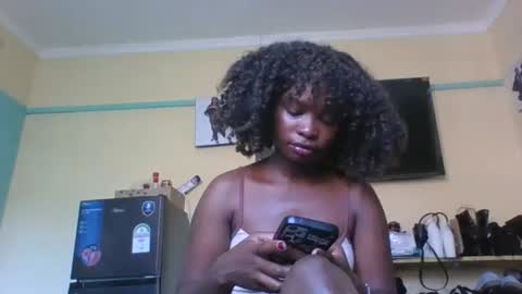 Snapshot of sexy_ebony_princess chatting on 1, 12, 2025 Trina online show from 1, 12, 2025