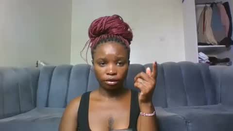 Snapshot of sexy_ebony_princess chatting on 15, 12, 2025 Trina online show from 15, 12, 2025