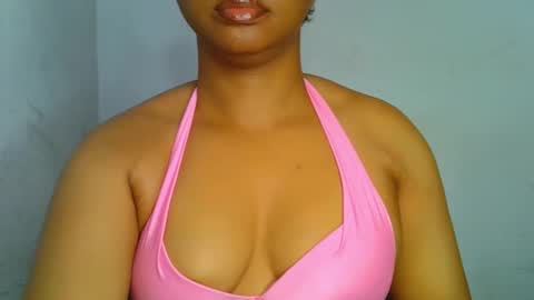Snapshot of sexy_ebonygirl_ chatting on 15, 10, 2025 Clara online show from 15, 10, 2025