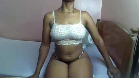 Snapshot of sexy_ellahh chatting on 3, 11, 2025 Ellahh online show from 3, 11, 2025