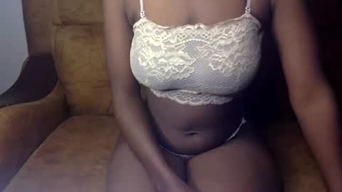 Snapshot of sexy_ellahh chatting on 5, 7, 2026 Ellahh online show from 5, 7, 2026