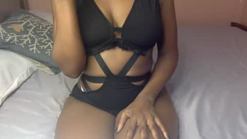 Snapshot of sexy_ellahh chatting on 6, 7, 2026 Ellahh online show from 6, 7, 2026