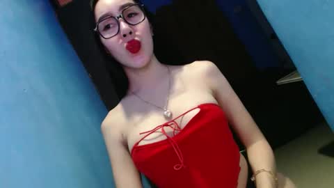 sexy_emily92 online show from 18, 1, 2026
