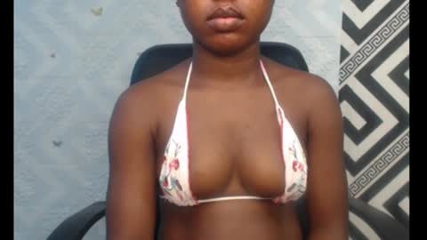 Snapshot of sexy_floral chatting on 18, 10, 2025 Angela online show from 18, 10, 2025