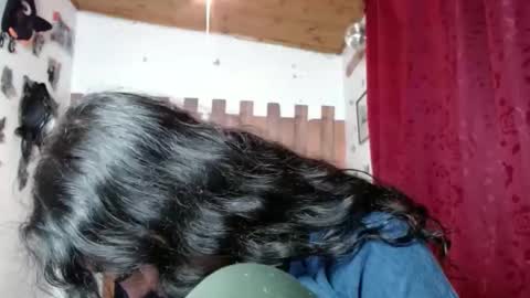 sexy lolas online show from 1, 2, 2025