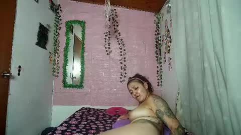 Snapshot of sexy_lolas chatting on 25, 6, 2026 sexy lolas online show from 25, 6, 2026